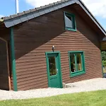 Les Melezes A Stavelot, Confort, Tranquillite Et Vue Splendide Sur La Vallee Semesterbostad *