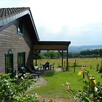 Les Melezes A Stavelot, Confort, Tranquillite Et Vue Splendide Sur La Vallee Semesterbostad