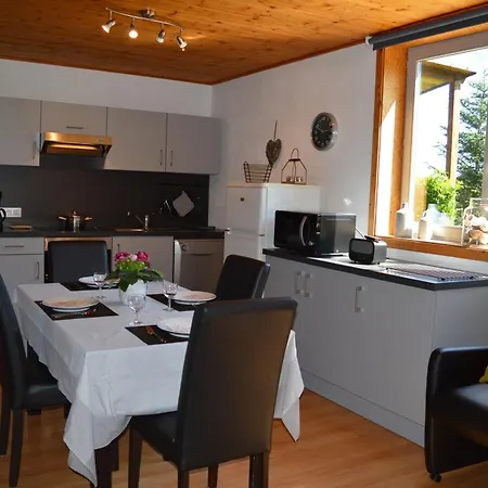 Ferienhaus Les Melezes A Stavelot, Confort, Tranquillite Et Vue Splendide Sur La Vallee *