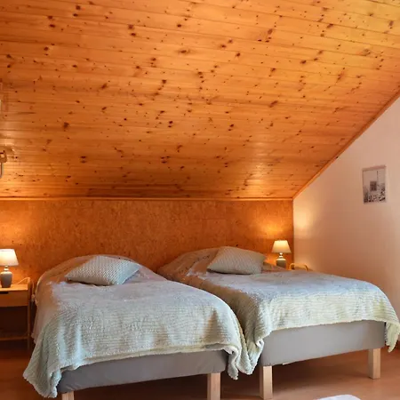 Les Melezes A Stavelot, Confort, Tranquillite Et Vue Splendide Sur La Vallee Ferienhaus