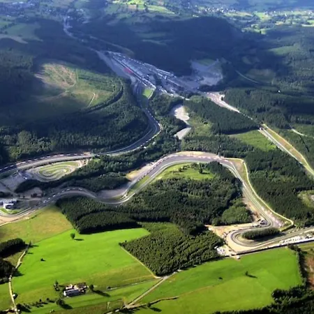 펜션 Les Melezes A Stavelot, Confort, Tranquillite Et Vue Splendide Sur La Vallee