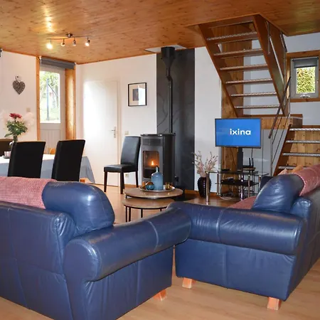 Les Melezes A Stavelot, 4-5 Personnes * スタヴロ