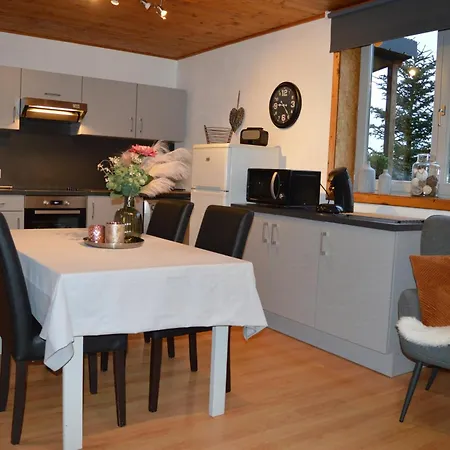 Les Melezes A Stavelot, Confort, Tranquillite Et Vue Splendide Sur La Vallee