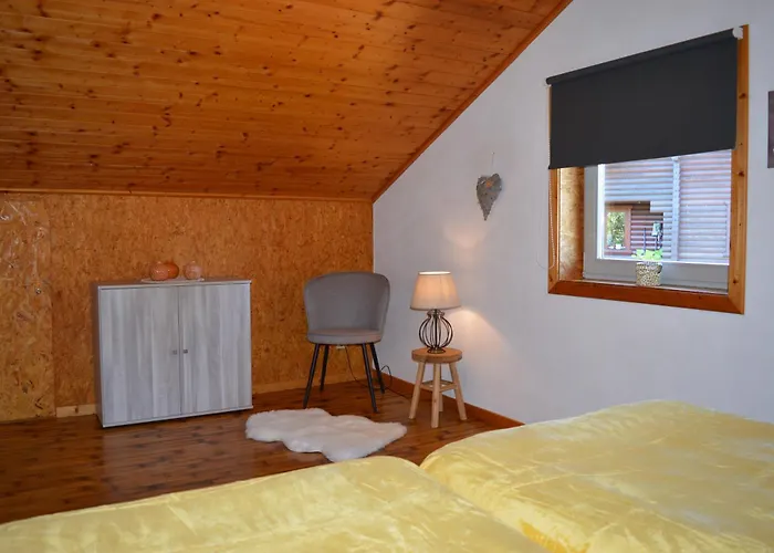 Vakantiehuis Les Melezes A Stavelot, Confort, Tranquillite Et Vue Splendide Sur La Vallee