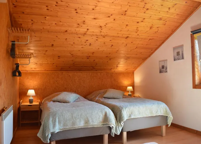 Les Melezes A Stavelot, Confort, Tranquillite Et Vue Splendide Sur La Vallee Vakantiehuis