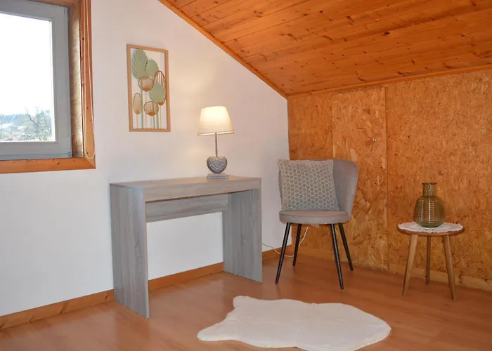 Les Melezes A Stavelot, Confort, Tranquillite Et Vue Splendide Sur La Vallee *