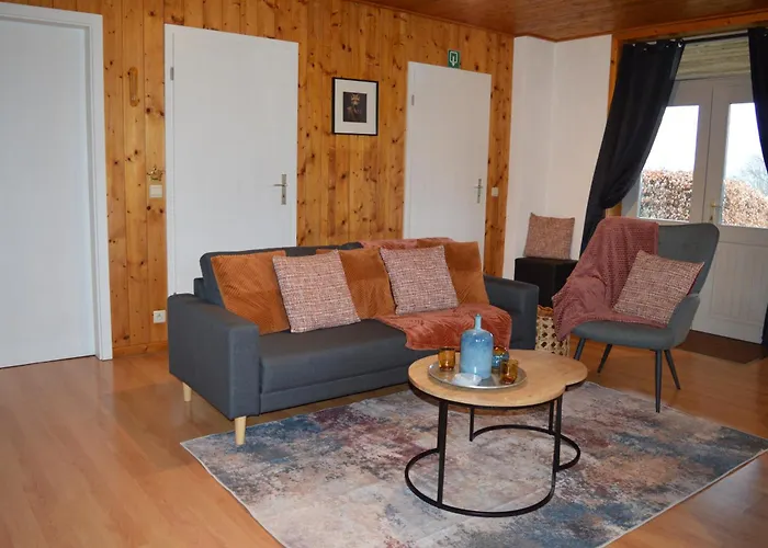 Les Melezes A Stavelot, Confort, Tranquillite Et Vue Splendide Sur La Vallee *