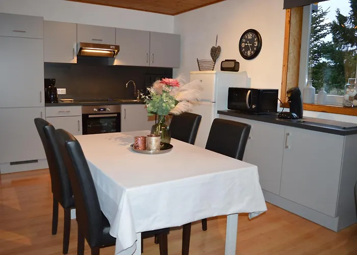 Vakantiehuis Les Melezes A Stavelot, Confort, Tranquillite Et Vue Splendide Sur La Vallee Stavelot